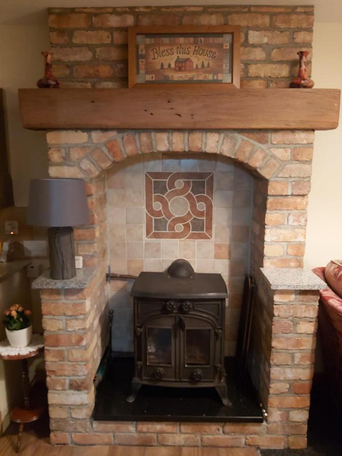 Lovely 2-Bed Cottage At The Foot Of The Mournes Newry Exterior foto